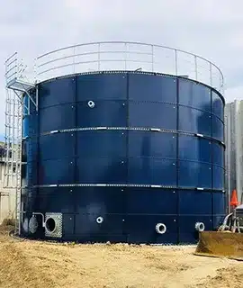 Fire water tank system for fire protection storage in commercial building