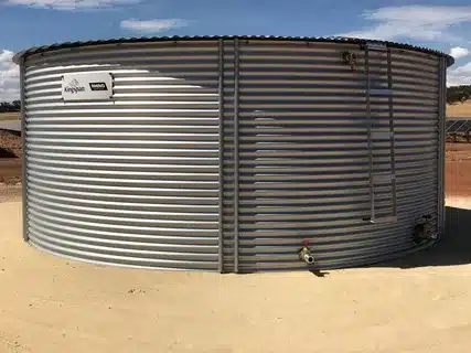 Guide comparing water tank sizes for New Zealand families, showing suitable tank capacities based on household size and water usage