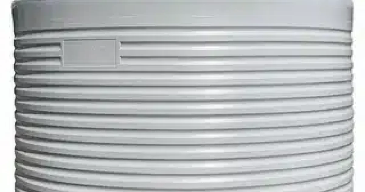 Water storage tank installation beside a New Zealand home